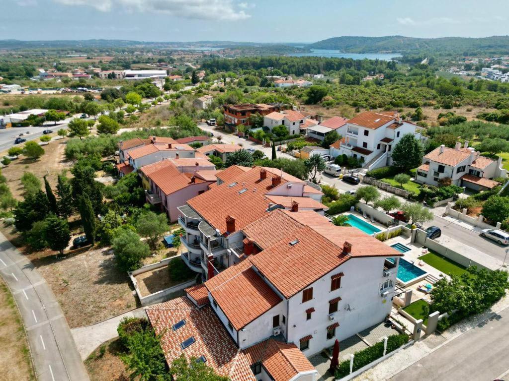 Linc Rooms & Apartments Banjole Εξωτερικό φωτογραφία